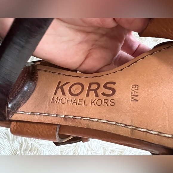 Michael Kors Paris Double Buckle - size 6.5 - Picture 4 of 10